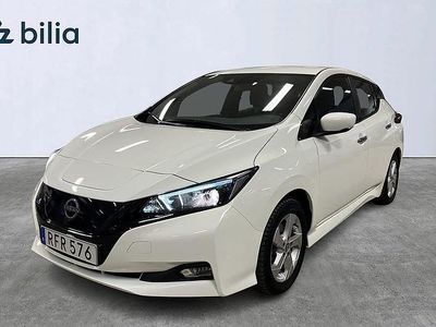 Begagnad Nissan Leaf Acenta 111 kW (151 HK) 2023 Vit Halvkombi