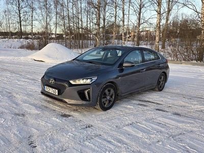 Begagnad Hyundai Ioniq 88 kW (120 HK) 2019 Grå metallic Halvkombi