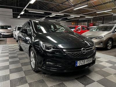Begagnad Opel Astra Dynamic 125 HK (91 kW) 2015 Svartmetallic Halvkombi