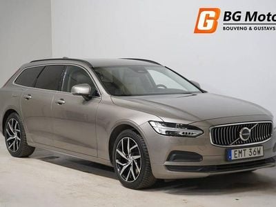 Grå Begagnad 2022 Volvo V90 Momentum Kombi | 337 900 kr (Marknadspris)