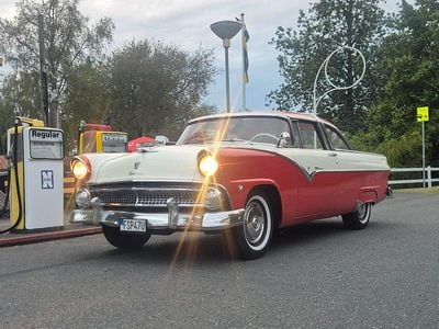Begagnad Ford Fairlane 165 HK (121 kW) 1955