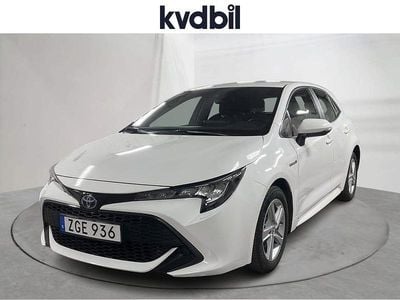 Vit Begagnad 2021 Toyota Corolla Active Halvkombi | 207 000 kr (Marknadspris)