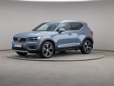 Thunder grey metallic (grå metallisk) Begagnad 2021 Volvo XC40 Inscription SUV | 299 000 kr (Marknadspris)