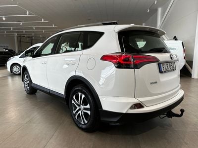 begagnad Toyota RAV4 2.0 152Hk 4x4 Aut / Dragkrok / Fullservad