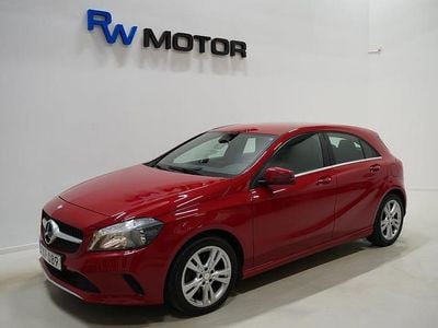 Begagnad Mercedes A180 122 HK (89 kW) 2017 Röd Halvkombi
