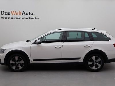 begagnad Skoda Octavia Scout 4x4 TDI 184 DSG / Drag / Värmare / Nav