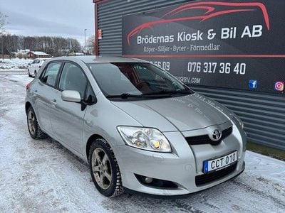 Begagnad Toyota Auris 132 HK (97 kW) 2009 Silver Halvkombi