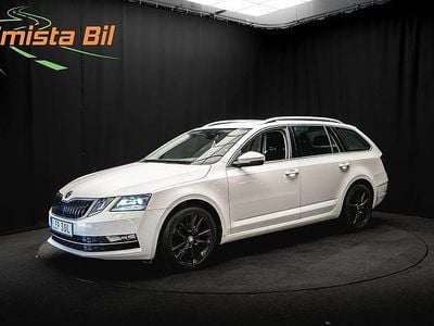 Vit Begagnad 2019 Skoda Octavia Style Kombi | 138 900 kr (Marknadspris)