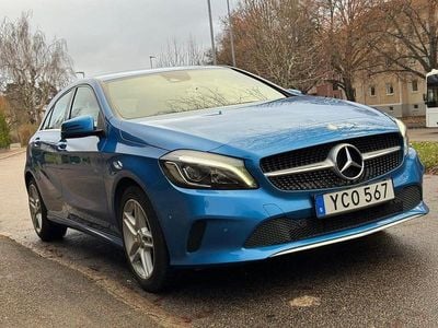 Blå Begagnad 2016 Mercedes A180 Halvkombi | 160 000 kr (Marknadspris)