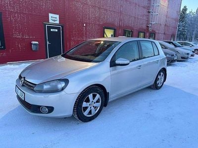 Brun Begagnad 2010 VW Golf VI Halvkombi | 68 900 kr (Marknadspris)