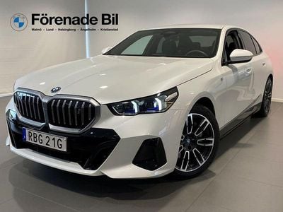 Vit Begagnad 2024 BMW i5 M Sport Sedan | 599 000 kr