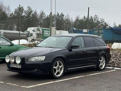 Svart Begagnad 2005 Subaru Legacy Kombi | 45 000 kr