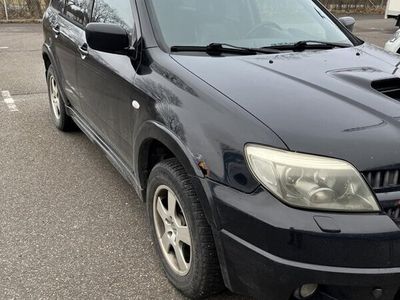 begagnad Mitsubishi Outlander 2.0 4WD