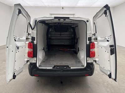 Vit Begagnad 2017 Citroën Jumpy Minibuss | 179 900 kr