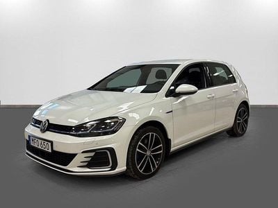 Begagnad VW Golf VIII GTE 204 HK (150 kW) 2020 Vit Halvkombi