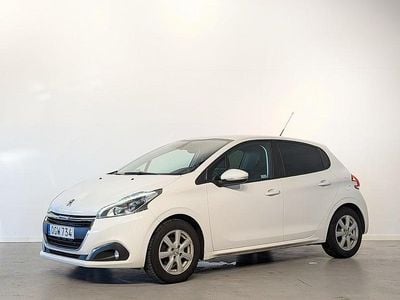 Vit Begagnad 2017 Peugeot 208 Halvkombi | 64 900 kr (Marknadspris)