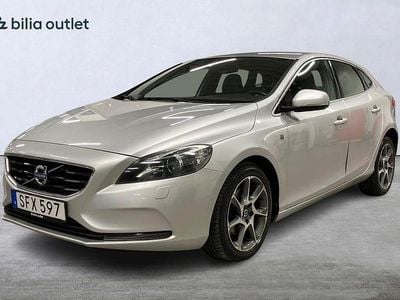 Begagnad Volvo V40 Ocean Race 120 HK (88 kW) 2015 Silver Halvkombi