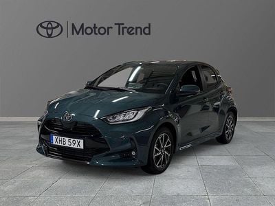 Ny Toyota Yaris Hybrid Style 132 HK (97 kW) 2025 Grön Halvkombi