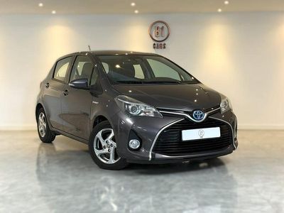 Begagnad Toyota Yaris Hybrid Active 101 HK (74 kW) 2015 Grå Halvkombi