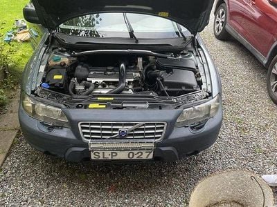 Grön Begagnad 2001 Volvo XC70 SUV | 47 500 kr