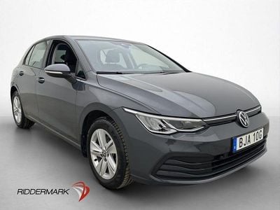 Begagnad VW Golf VIII 131 HK (96 kW) 2022 Mörkgrå Halvkombi