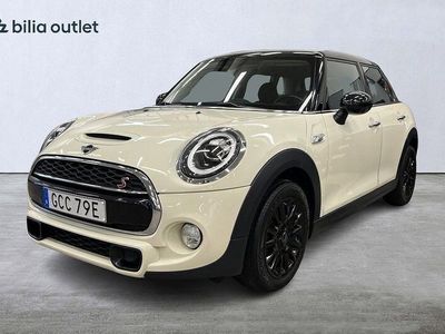 begagnad Mini Cooper S 5-dörrars 5-dörrars Pepper P-sensor Connected 2019 Vit