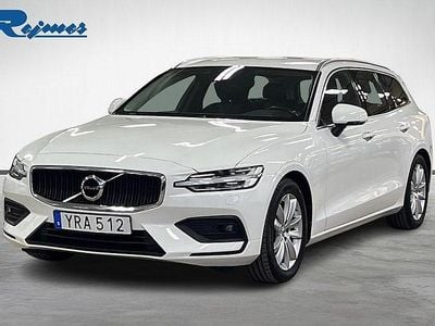 Ice vit Begagnad 2018 Volvo V60 Momentum Kombi | 219 800 kr (Marknadspris)