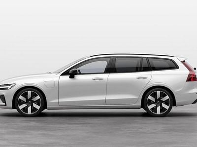 Vit Begagnad 2024 Volvo V60 Ultra Kombi | 659 000 kr