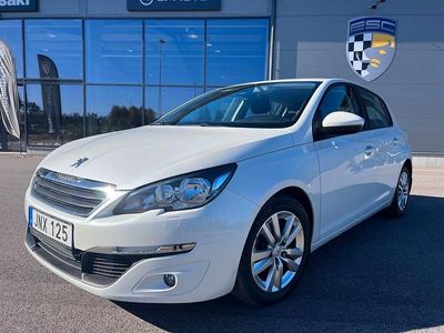 Vit Begagnad 2014 Peugeot 308 Active Halvkombi | 79 900 kr (Marknadspris)