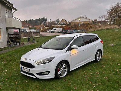 Vit Begagnad 2016 Ford Focus Titanium Kombi | 104 995 kr (Lite dyr)