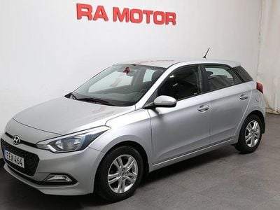 Silver Begagnad 2017 Hyundai i20 Premium Halvkombi | 119 900 kr (Marknadspris)