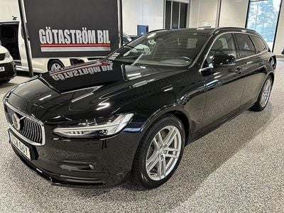 Begagnad Volvo V90 Momentum 197 HK (144 kW) 2022 Svart med klarlack Kombi