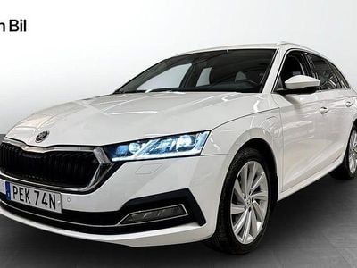 Vit Begagnad 2021 Skoda Octavia Style Kombi | 229 900 kr (Marknadspris)