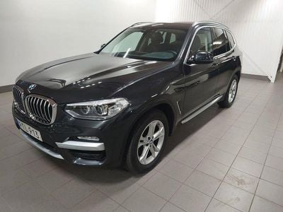 Grå (sopistogråmetallic) Begagnad 2018 BMW X3 SUV | 294 900 kr (Marknadspris)