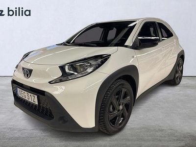 Vit Begagnad 2023 Toyota Aygo X Play SUV | 149 900 kr (Bra pris)