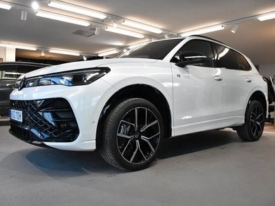Vit Ny 2025 VW Tiguan R-line Edition SUV | 628 100 kr (Dyr)