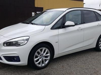 Begagnad BMW 218 Active Tourer Sport Line 150 HK (110 kW) 2017 Alpinvit Minibuss