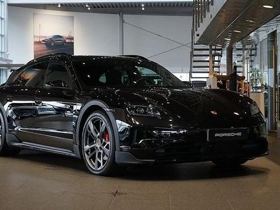 Svart Begagnad 2024 Porsche Taycan Cross Turismo Kombi | 1 548 600 kr
