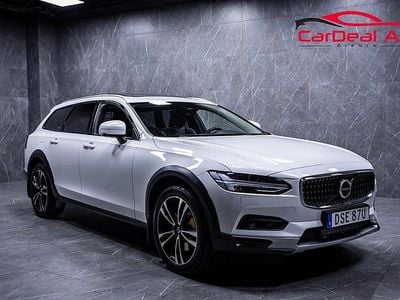 Vit Begagnad 2022 Volvo V90 CC Inscription Kombi | 394 800 kr (Marknadspris)