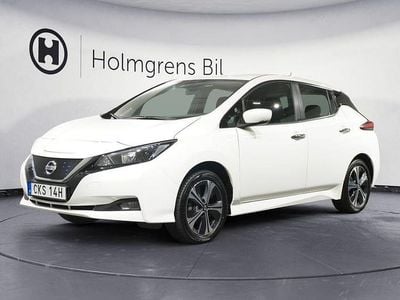 Vit Begagnad 2021 Nissan Leaf Acenta Halvkombi | 179 900 kr (Marknadspris)