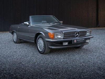 Begagnad Mercedes SL300 Premium 180 HK (132 kW) 1987 Grå