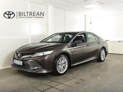 Begagnad Toyota Camry Hybrid 220 HK (161 kW) 2020 Brun Sedan