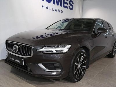 Grå Begagnad 2024 Volvo V60 Plus Kombi | 449 500 kr (Marknadspris)