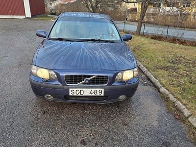 Begagnad 2001 Volvo S60 Sedan | 10 000 kr (Bra pris)
