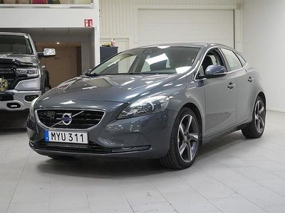 Grå Begagnad 2012 Volvo V40 Summum Kombi | 118 800 kr (Marknadspris)