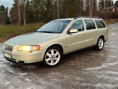 Champagne Begagnad 2006 Volvo V70 Kombi | 39 000 kr (Lite dyr)
