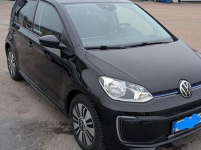 Begagnad VW e-up! 61 kW (83 HK) 2021 Deep black pearl (2t2t) Halvkombi
