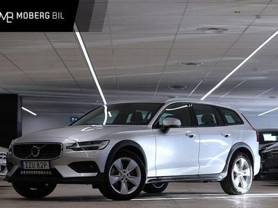 Silver Begagnad 2022 Volvo V60 CC Momentum Kombi | 339 900 kr (Marknadspris)