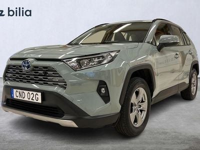 Grön Begagnad 2022 Toyota RAV4 Hybrid Active SUV | 339 900 kr (Bra pris)