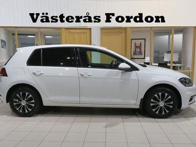 Vit Begagnad 2018 VW Golf VII Halvkombi | 147 900 kr (Marknadspris)